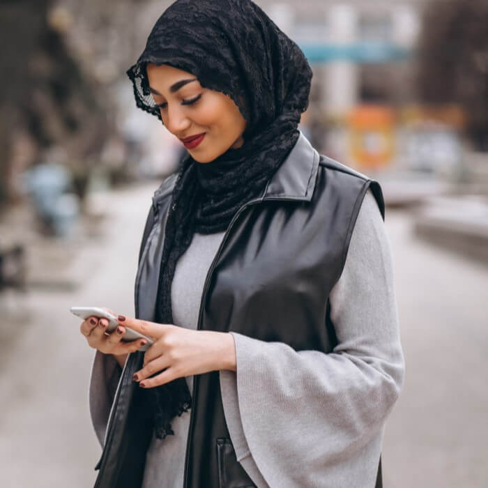 خانم علیزاده